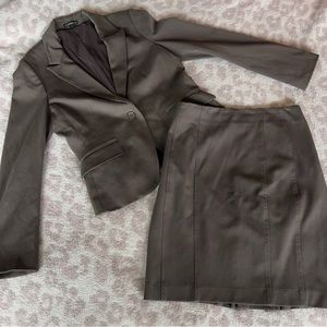 SOLD EXPRESS two-piece suit taupe brown blazer w/ skirt women’s size 10 & 6